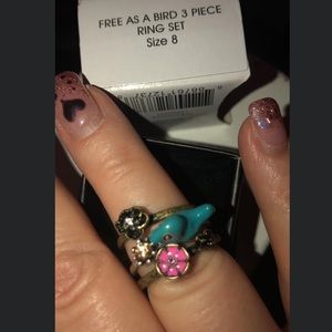 Free as a bird 3 ring set Avon